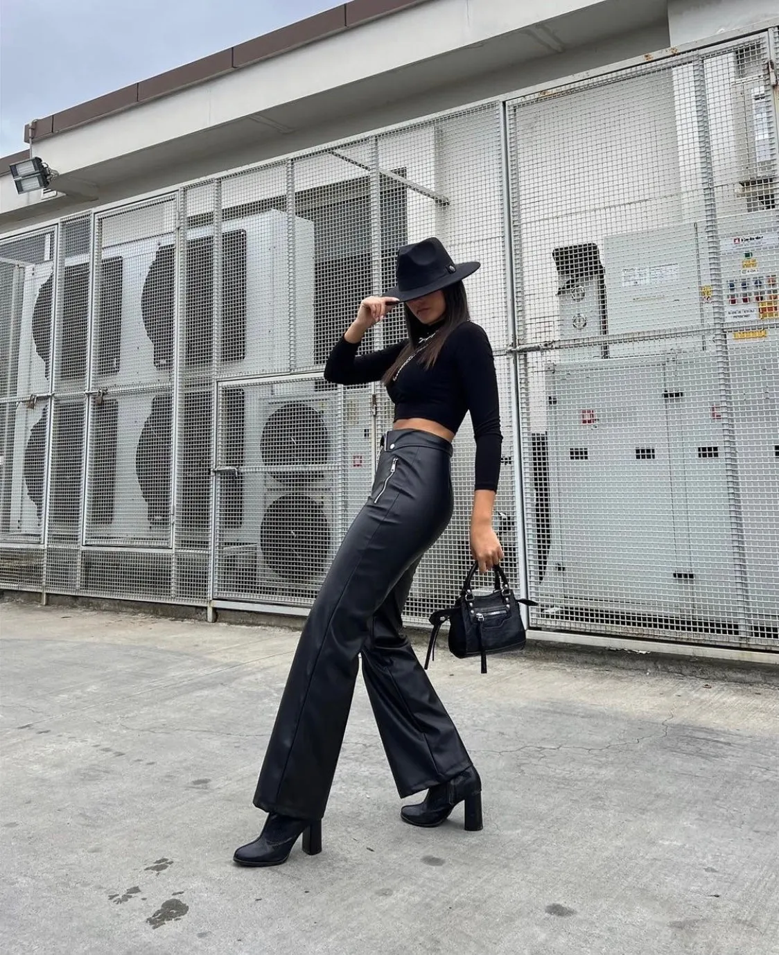 Zippered design leather trouser